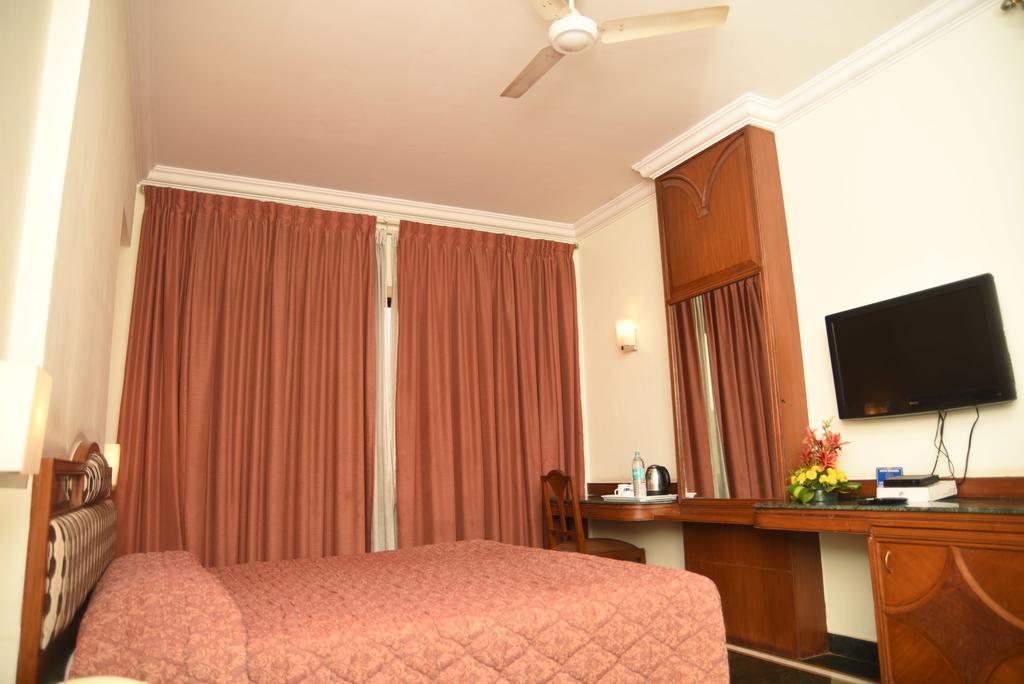 Hotel Maurya Бангалор Стая снимка