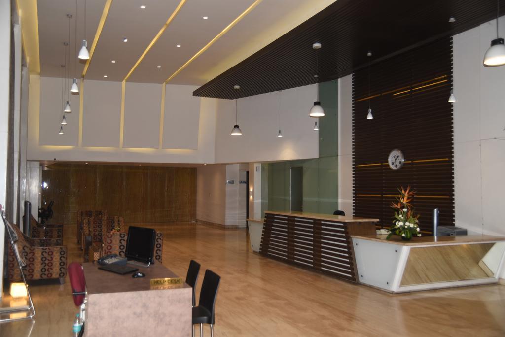 Hotel Maurya Бангалор Екстериор снимка