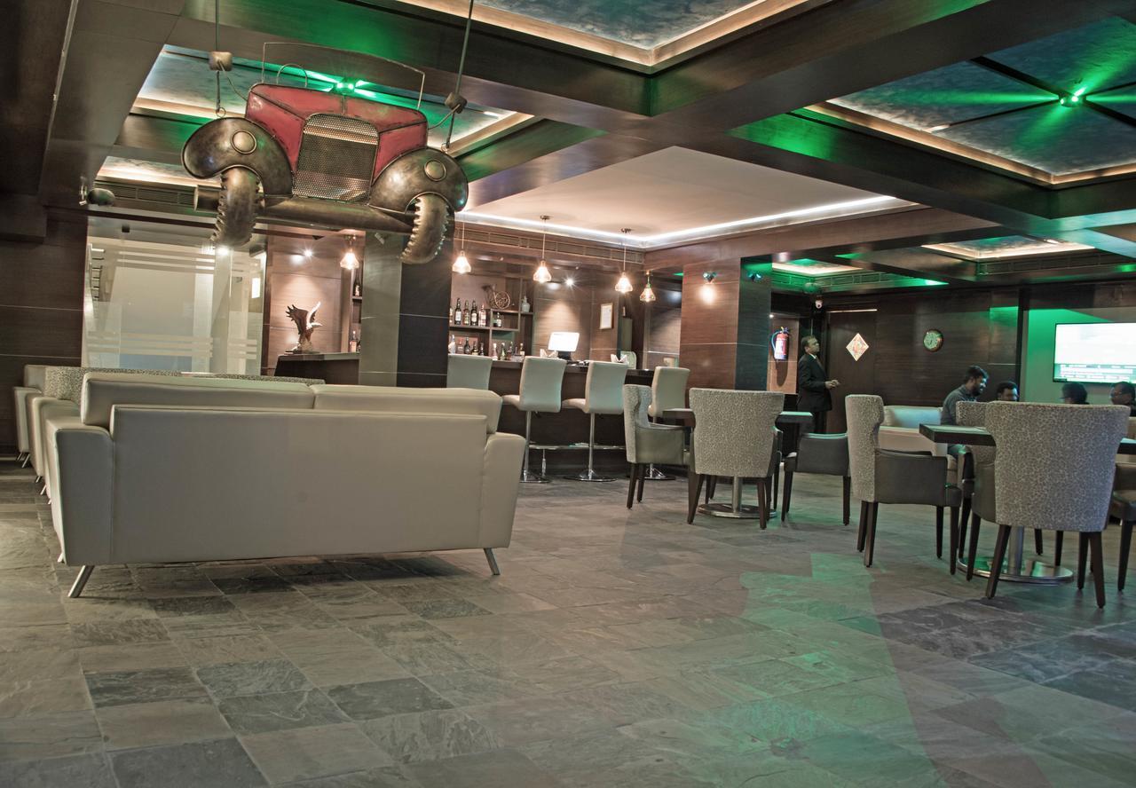 Hotel Maurya Бангалор Екстериор снимка