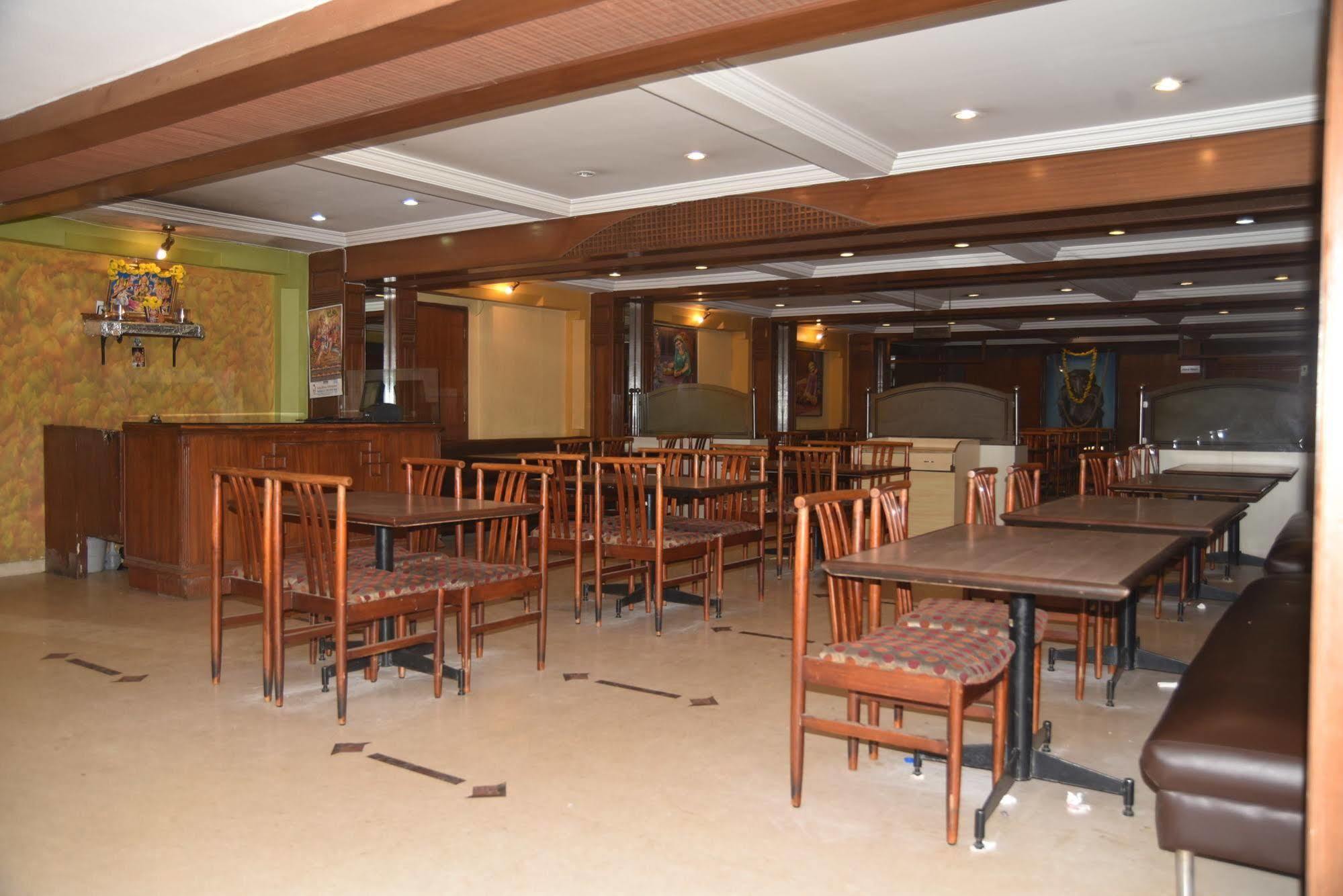 Hotel Maurya Бангалор Екстериор снимка